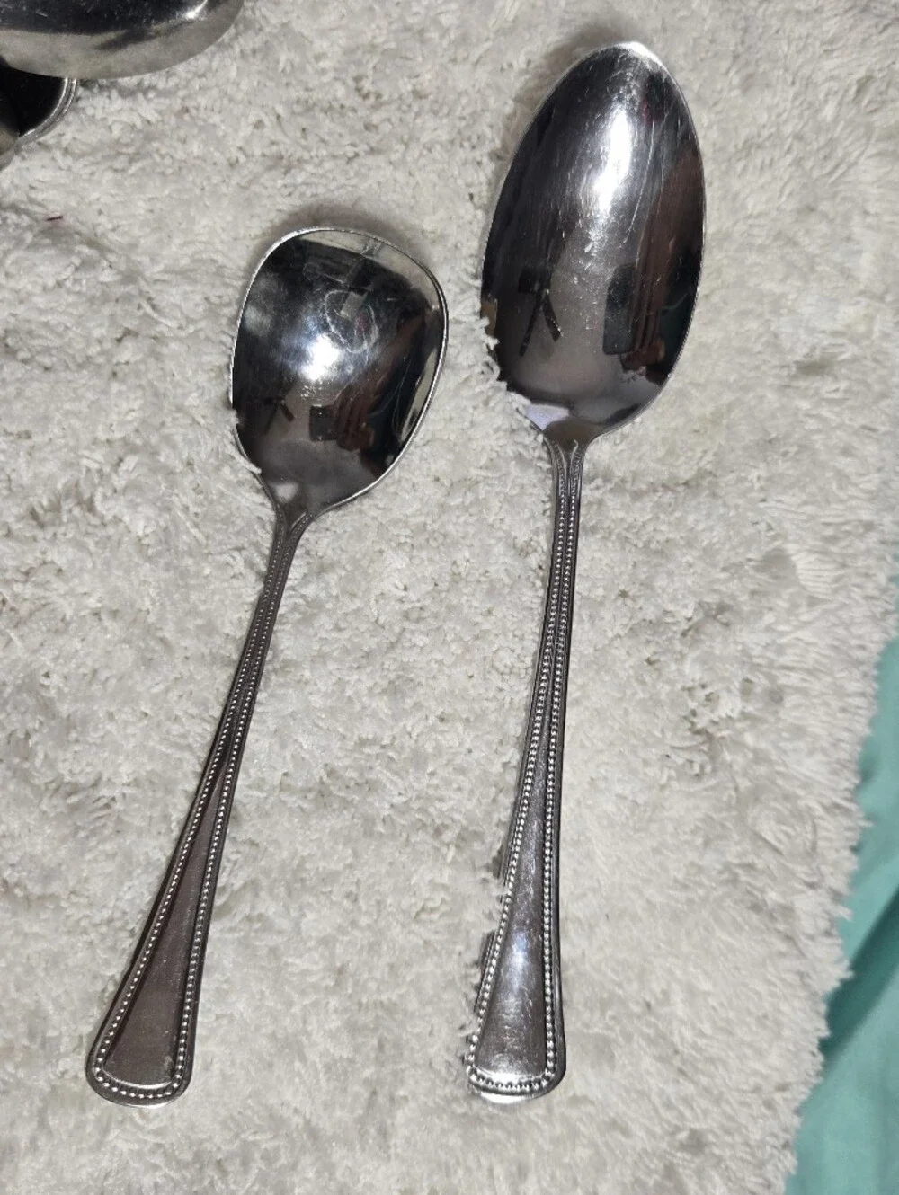 Oneida needlepoint flatware several Items used flatware